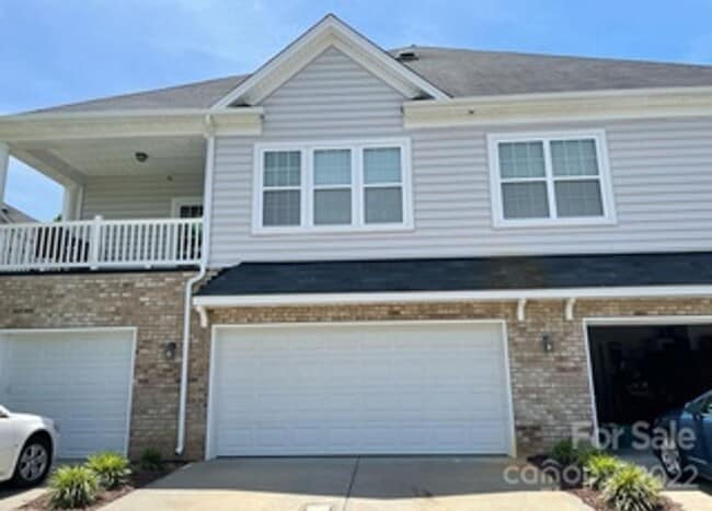 Building Photo - Short Term Rental Coming Soon! 3 BR/2.5BA | Renovated Townhome | 2-Car Garage Parking |Neighborho...