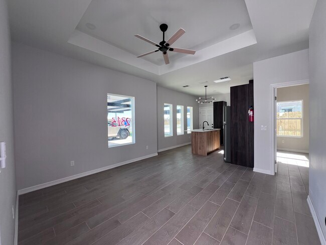 Building Photo - 2900 S Links Dr