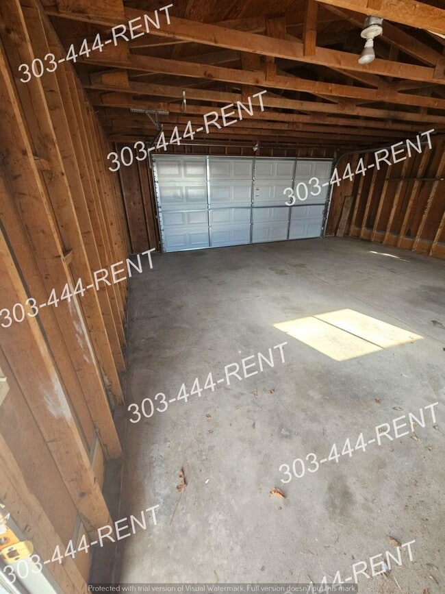 Building Photo - Must See! Will Go Fast!  Log Lane Village 3 bedroom & 1.5 bathroom