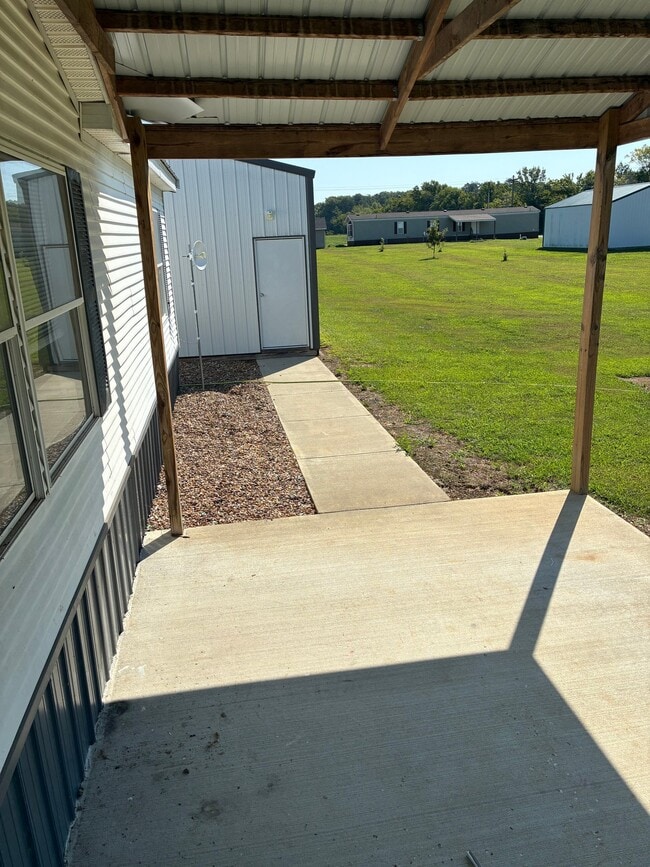 Building Photo - 12411 Toledo Rd