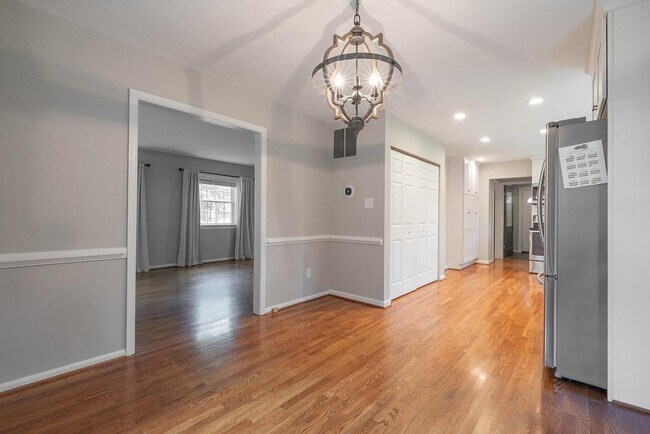 Building Photo - 1041 Warminster Dr