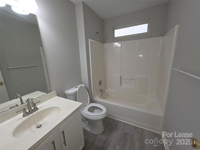 Building Photo - 235 Winding Canyon Dr