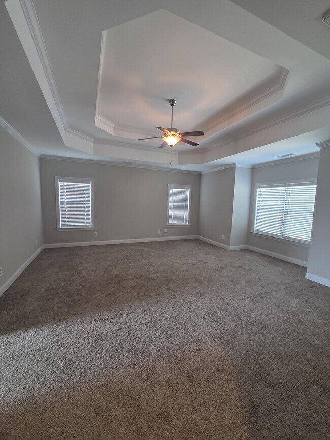 Building Photo - 2105 Thornbury Cove