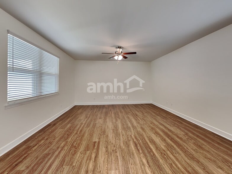 Building Photo - 6013 Trailwater Dr