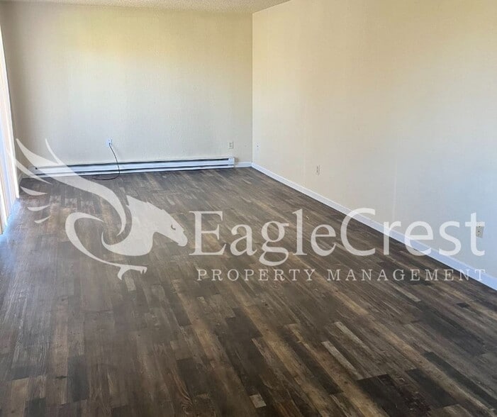 Building Photo - 320NEC