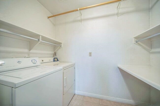 Building Photo - 2200 S Fort Apache Rd