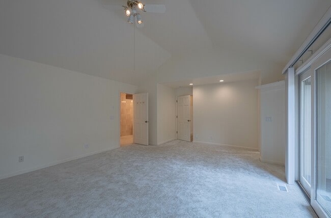 Building Photo - 4055 Sunset Ln
