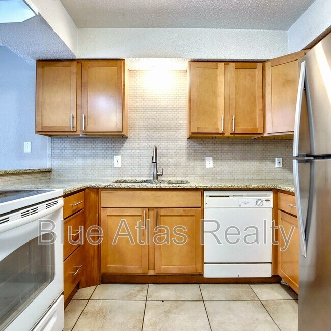 Building Photo - 408 Noble Ave