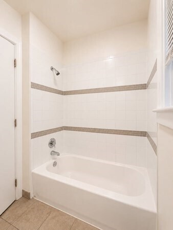 Building Photo - 128 Shawmut St