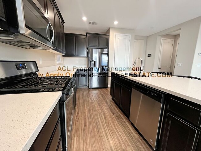 Building Photo - Spacious 5 Bedroom Brentwood Home With Solar Tesla Powerwall And Prime Walkable Location