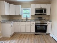 Building Photo - 28 Diller Ave