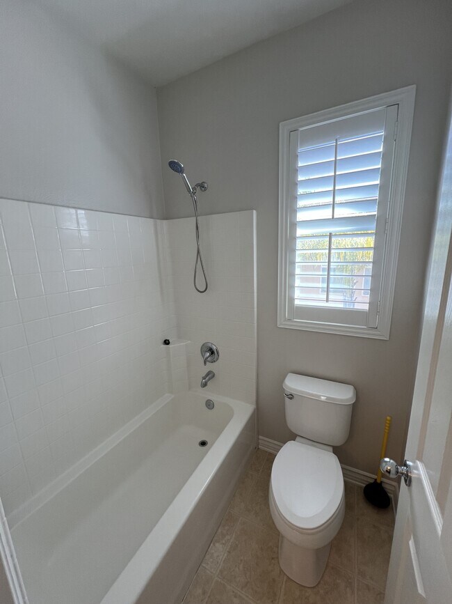 Building Photo - 28839 Chatham Ln