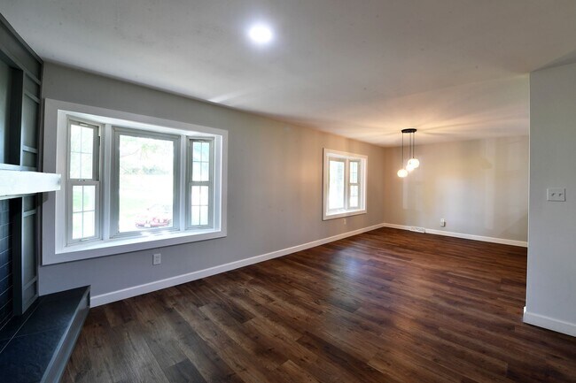 Building Photo - 2706 Christy Ave
