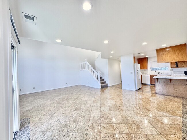 Building Photo - 4378 Conejo Dr