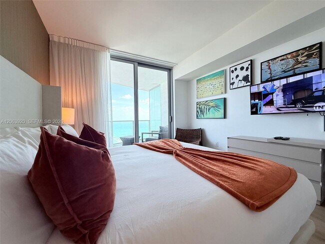 Building Photo - 4111 S Ocean Dr