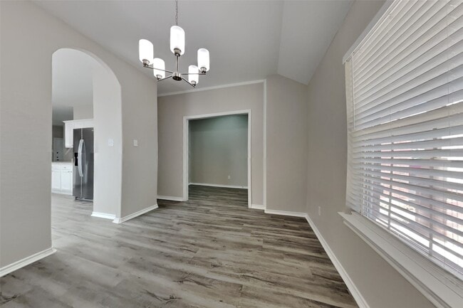 Building Photo - 22003 Avonglen Ln