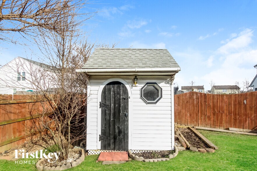 Building Photo - 9192 Huntleigh Cir