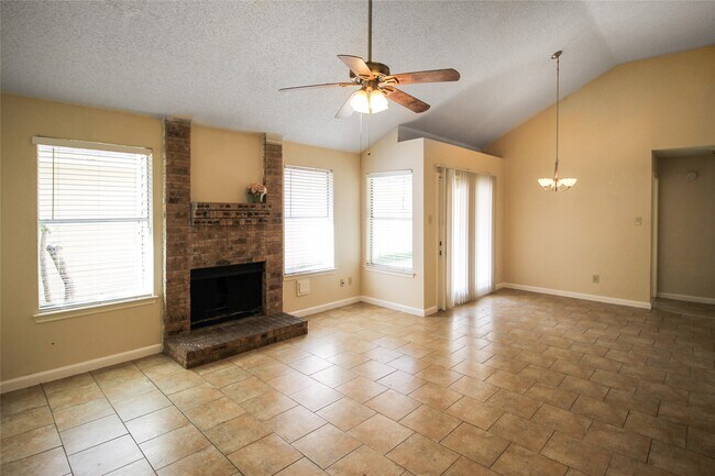 Building Photo - 11614 Gullwood Dr
