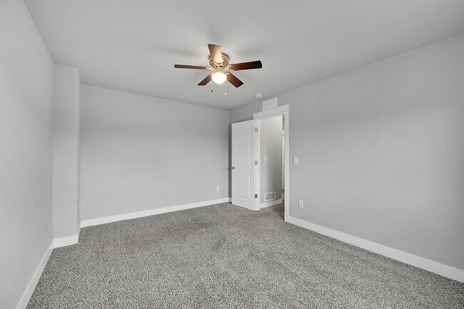 Building Photo - $2,300.00, 3 Beds, 2.5 Baths, Single Famil...