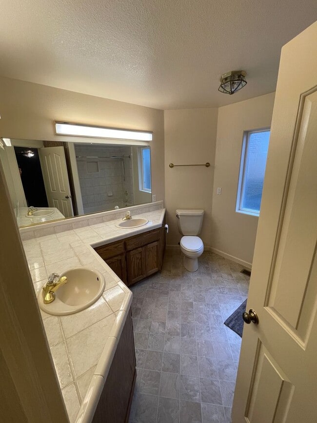 Building Photo - Magalia 3 bedroom 2 bath home, attached garage, low maintenance yard, california room