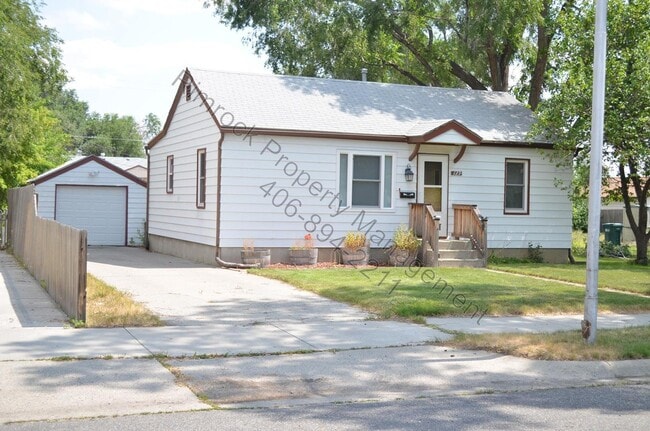 Primary Photo - 2 Bedroom House *Section 8 Welcome*