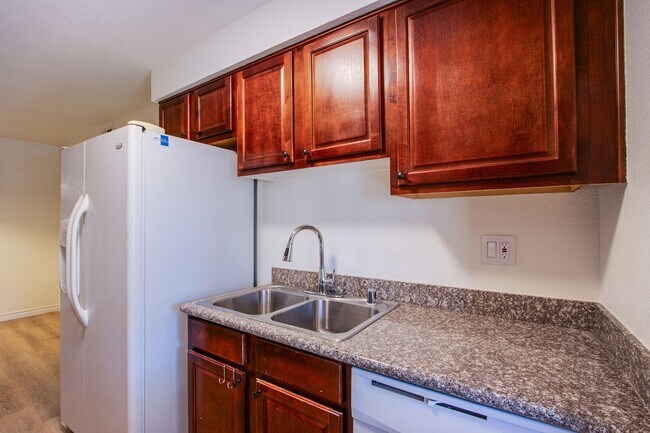 Building Photo - Gorgeous 1Bed/1Bath Condo located in The B...