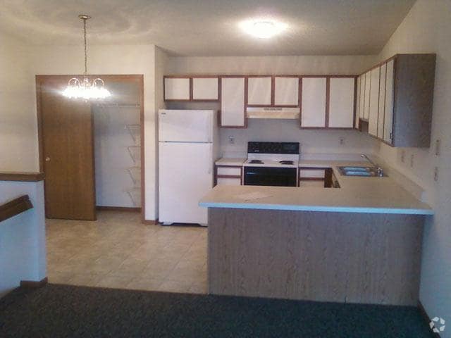 Kitchen - Lakeview Meadow Apartments