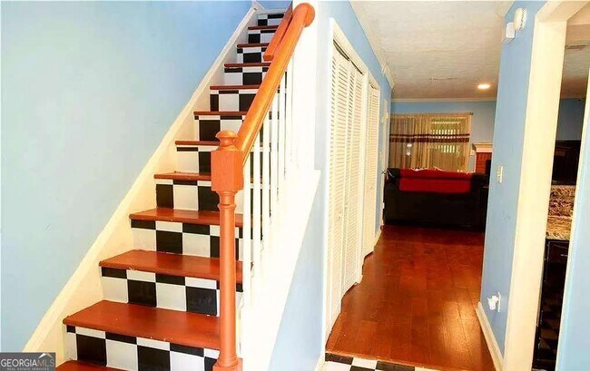 Building Photo - 852 Glynn Oaks Dr