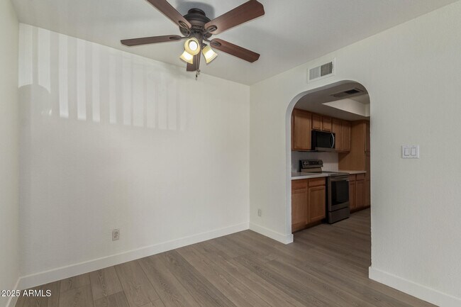 Building Photo - 3825 E Camelback Rd