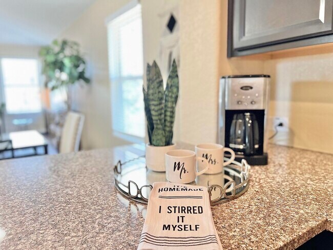 Building Photo - 11235 Silver Rose