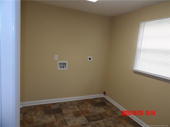 Building Photo - 301 W Vinson Ave