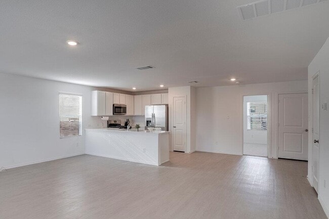 Building Photo - 321 Keefer