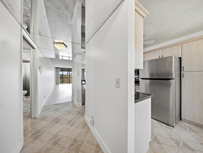 Building Photo - 6539 Coral Lake Dr