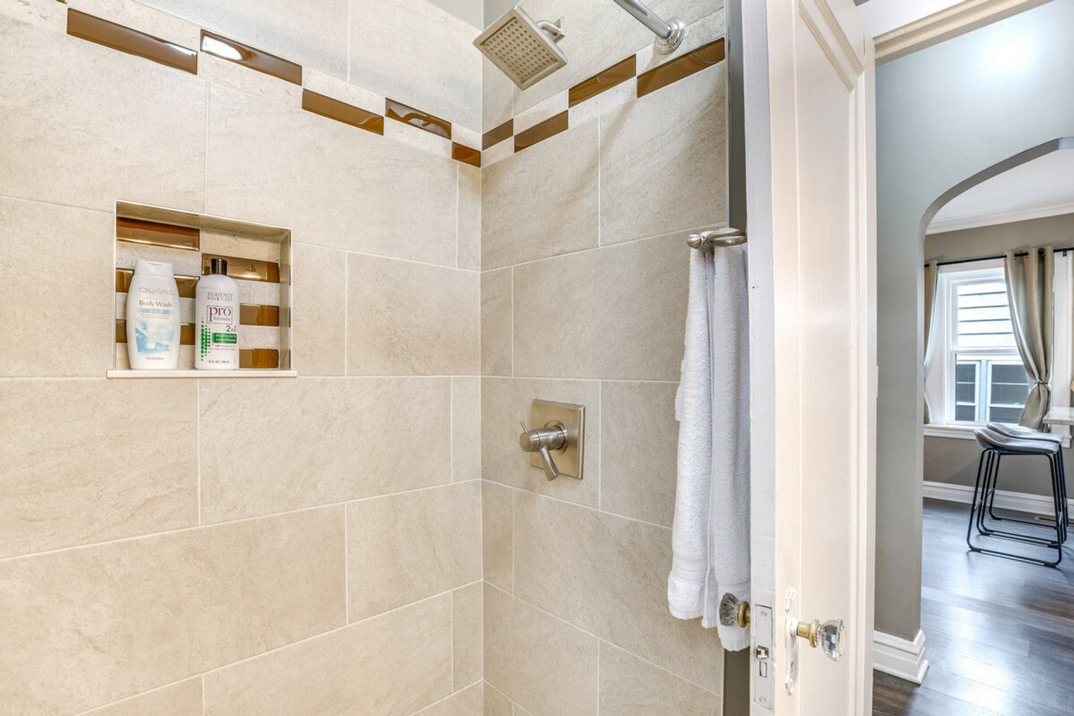 Building Photo - 1546 Fowler Ave