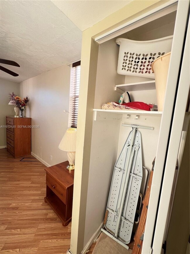 Building Photo - 2851 Somerset Dr