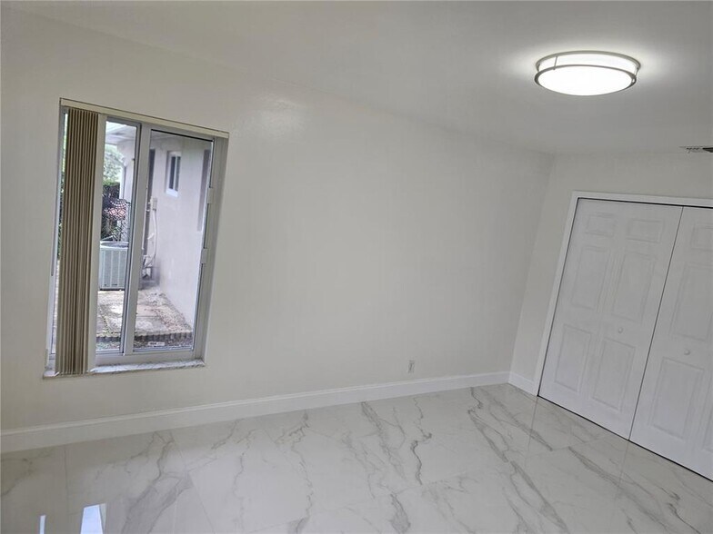 Building Photo - 3800 NW 110th Ave