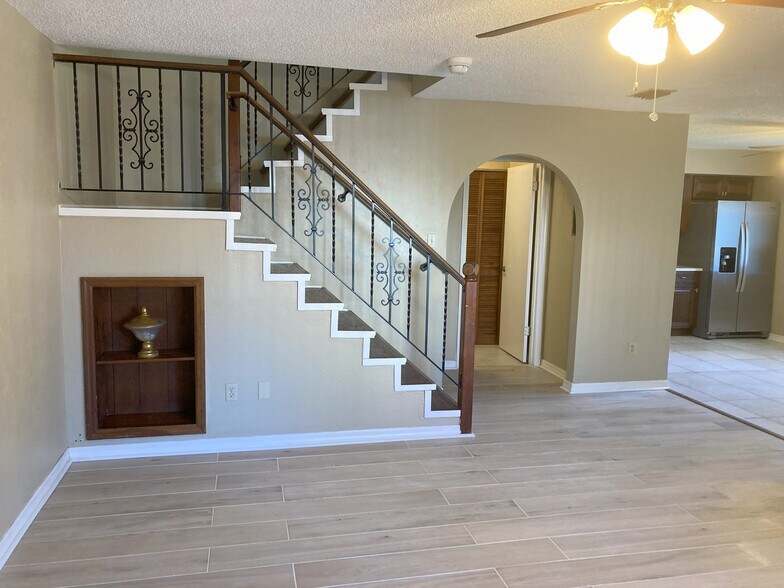 Bathroom entrance - 2033 Oak Meadow Cir