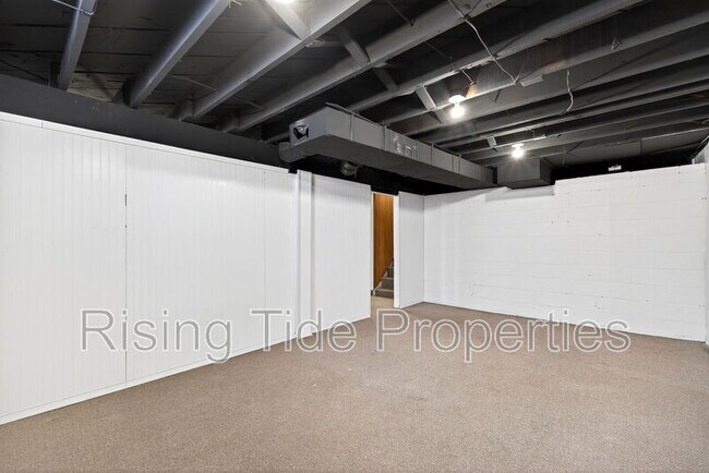 Building Photo - 1937 N Sunny Ridge Rd