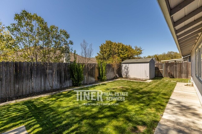 Building Photo - 8052 Phoebe Way