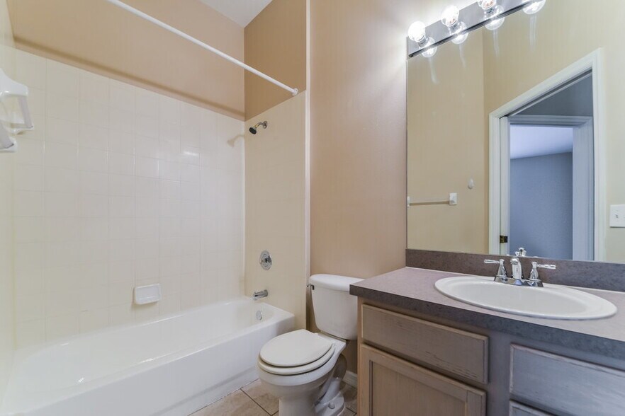 Building Photo - 12134 Winding Woods Way