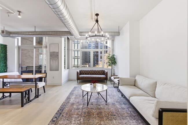 Building Photo - 811 4th St NW