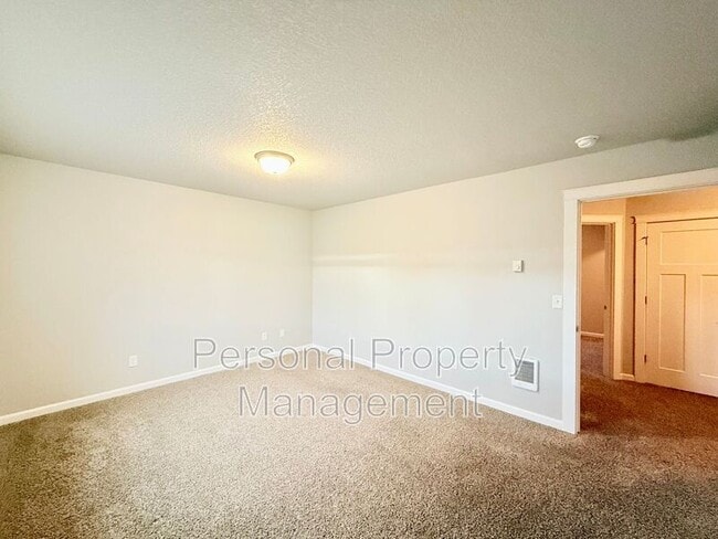 Building Photo - 12600 NE 49th St