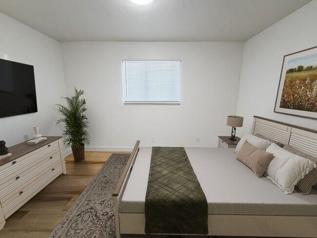 Building Photo - Davidson Triplex