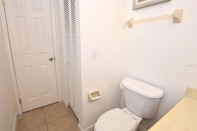Building Photo - 6 Broadmore Cir