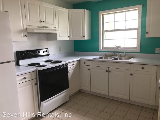 Building Photo - 1027 W Main St