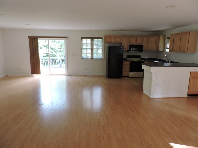 Building Photo - 3159 Earlysville Rd