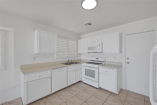 Building Photo - 1701 Duarte Dr