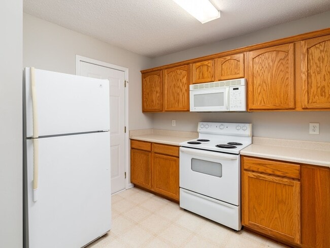 Building Photo - 2 Bedroom 2 Bath Townhome with Unfinished Basement