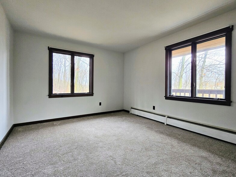 Building Photo - 135 Fraelich Rd