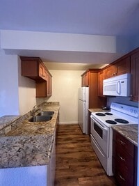 Building Photo - 2 Bedroom Condo in Mission Valley